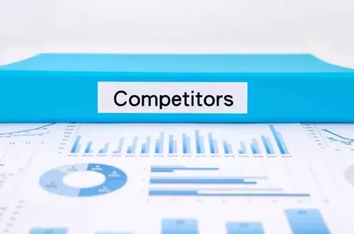 kompetitor penting dalam posisi sebagai bahan riset mengenai apa yang diperlukan untuk bertahan dalam pasar dan bersaing dengan kompetitor lain.